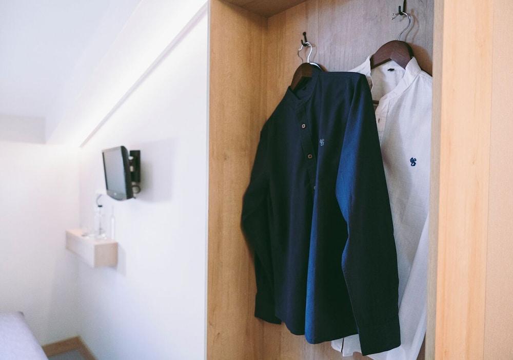 Hostal Raval Rooms