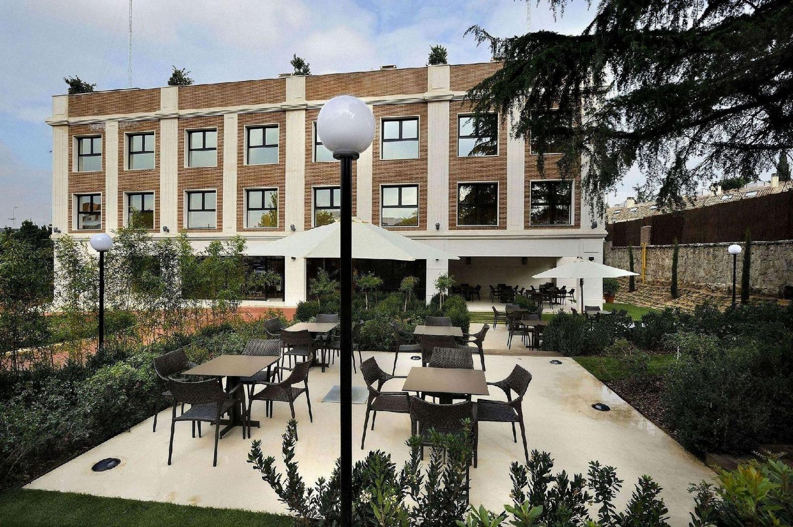 Hotel Jardín Real De Mirasierra