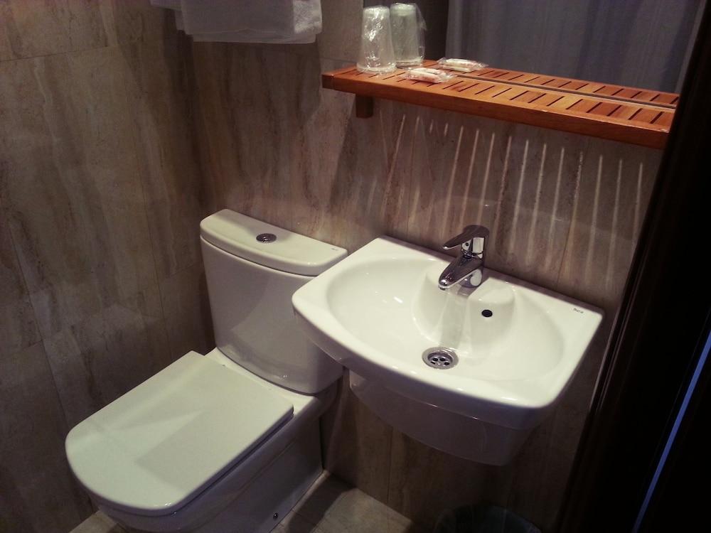 Hostal Avenida