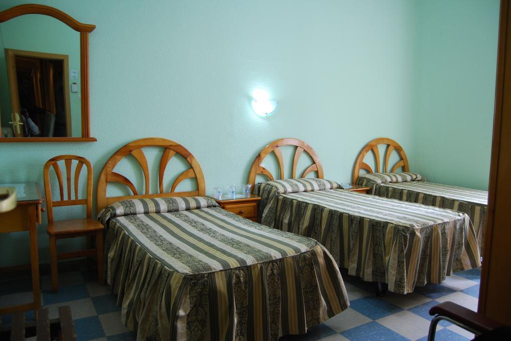 Hostal Continental Gran Via 44