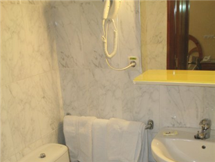 Hostal Continental Gran Via 44