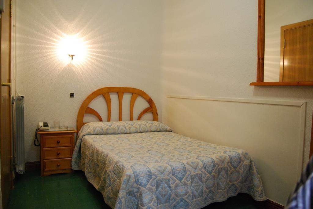Hostal Continental Gran Via 44