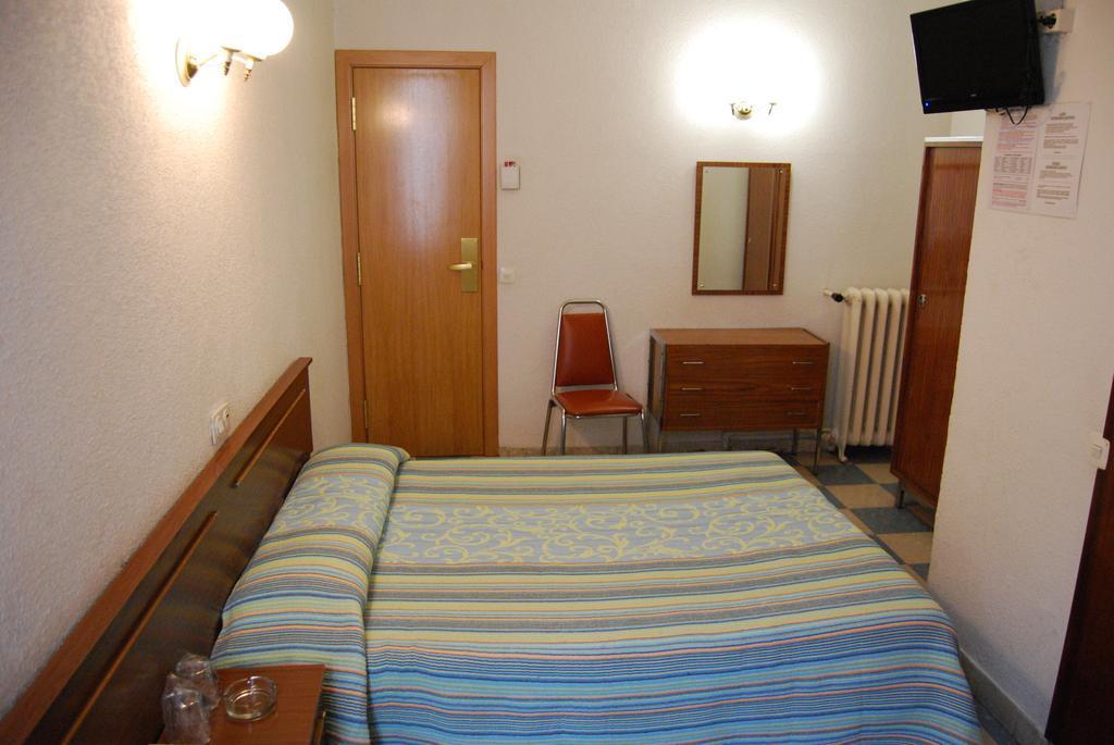 Hostal Continental Gran Via 44