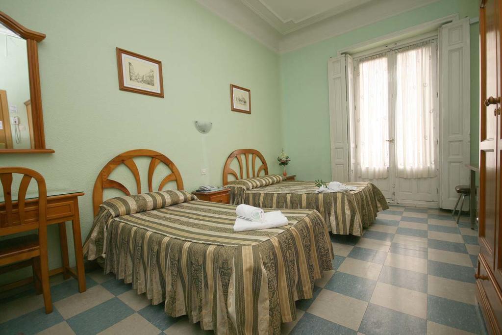 Hostal Continental Gran Via 44