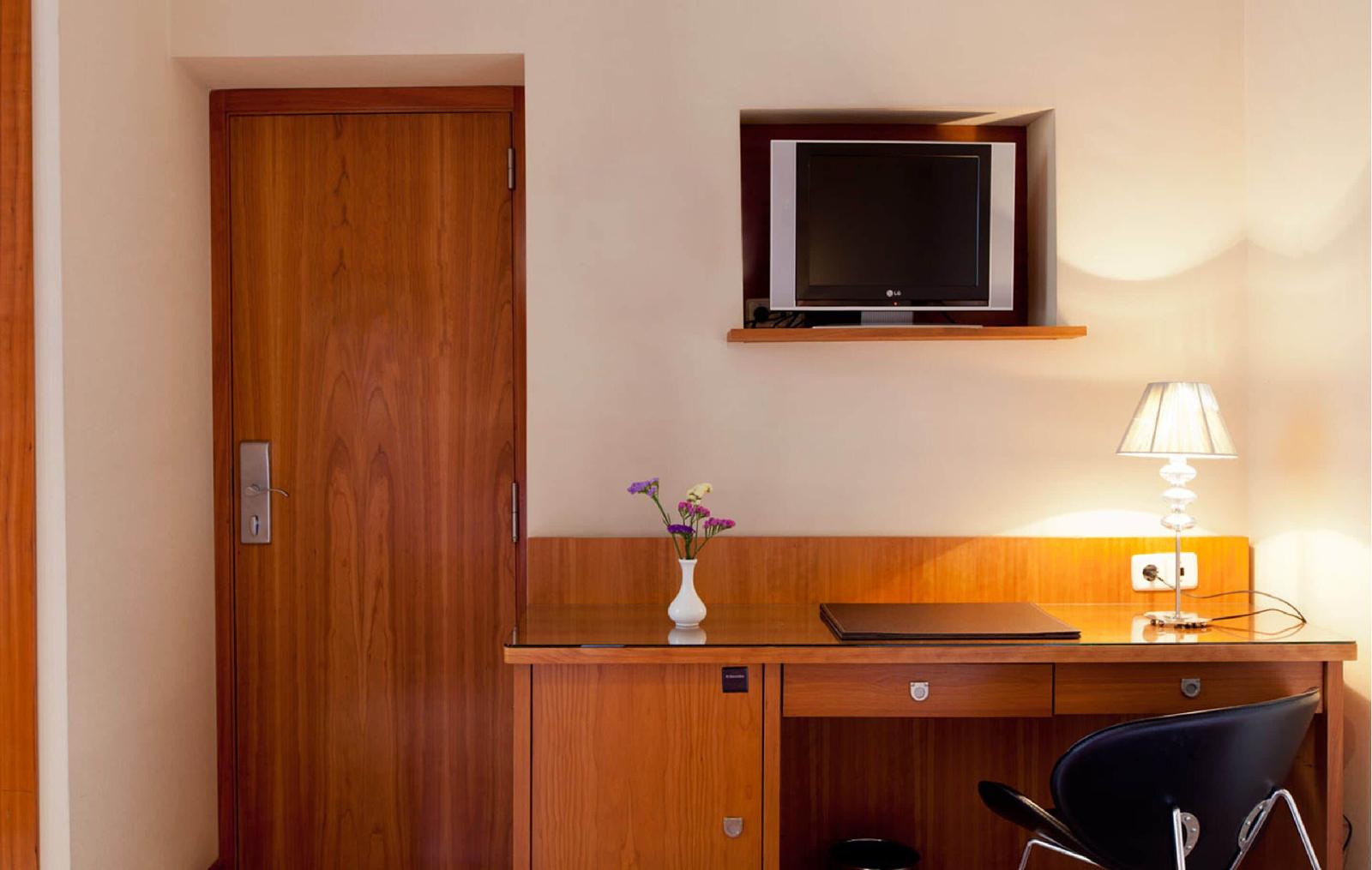 Ateneo Hotel