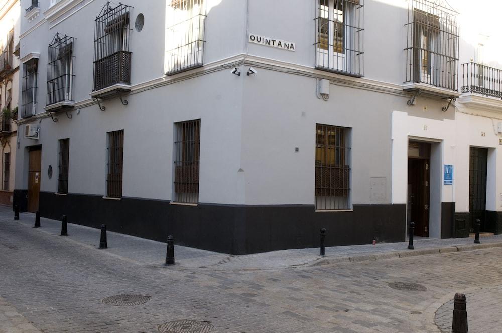 Life Apartments Quintana
