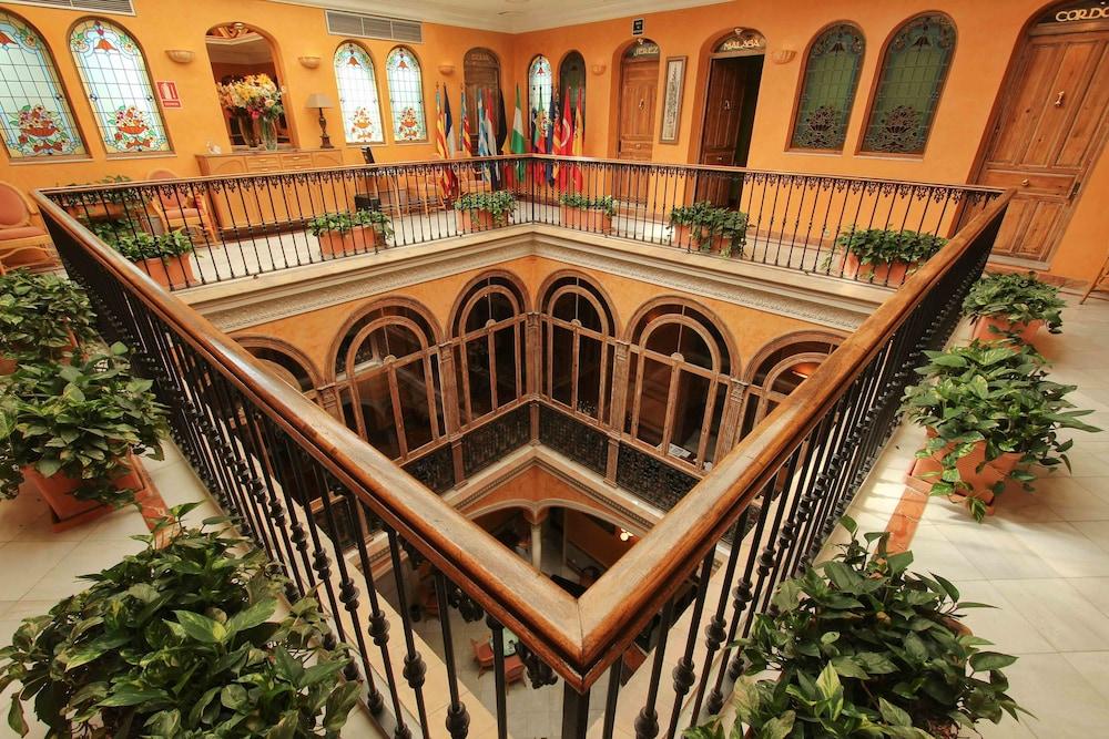 Casa Inquieta