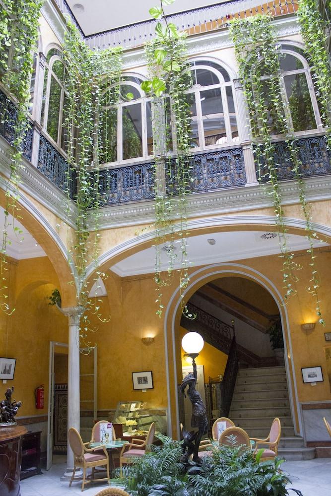 Casa Inquieta