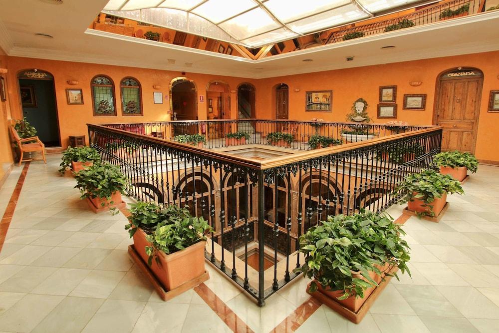 Casa Inquieta