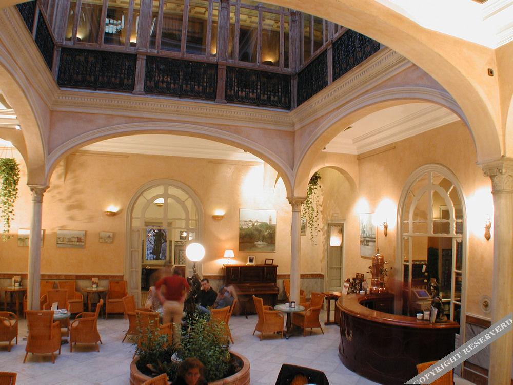 Casa Inquieta