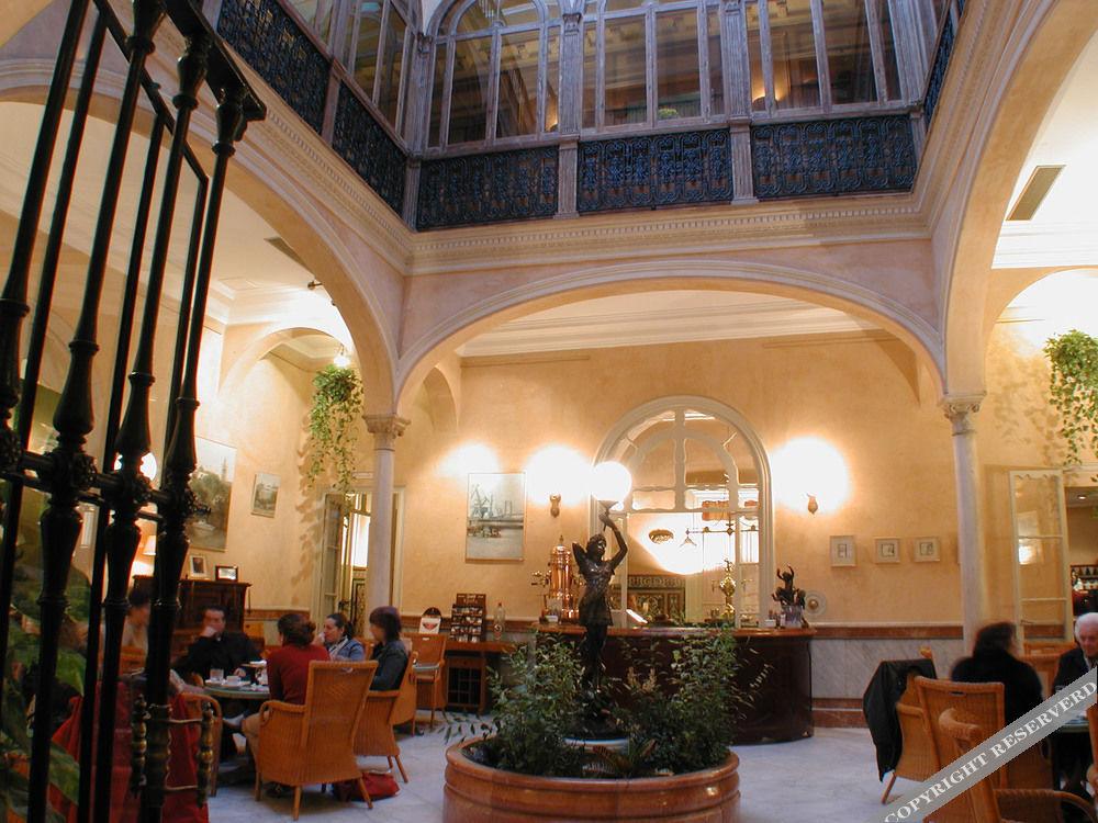 Casa Inquieta