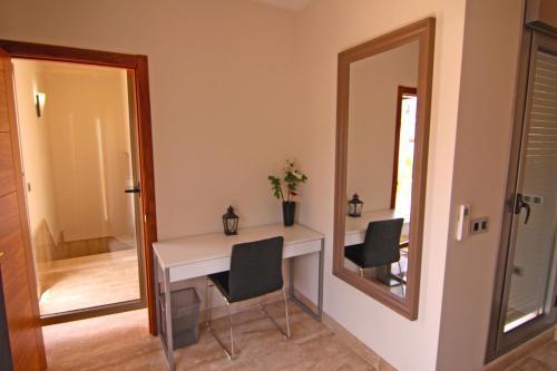 Apartamentos Living Sevilla Centro Maestranza