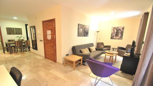 Apartamentos Living Sevilla Centro Maestranza