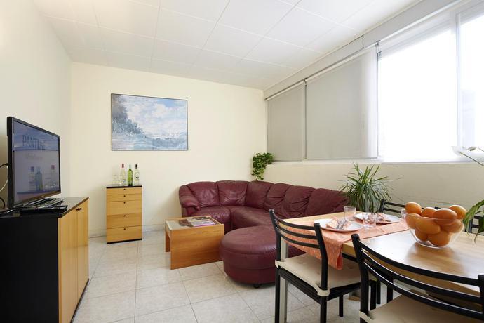 Ainb Diagonal Francesc Macia Apartments