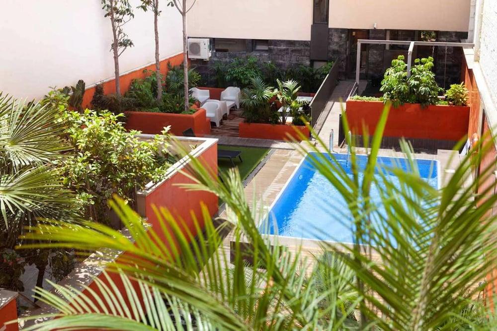 Enjoybcn Patio De Gala Apartments