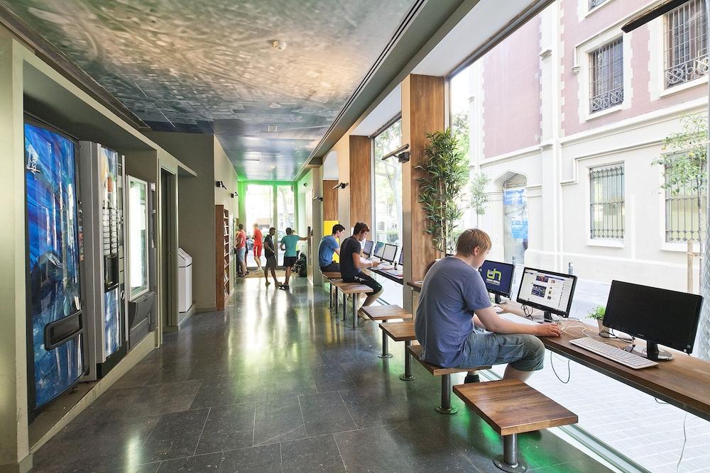 Urbany Hostel Bcn Go!