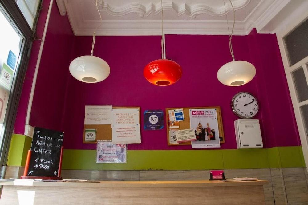 Russafa Youth Hostel