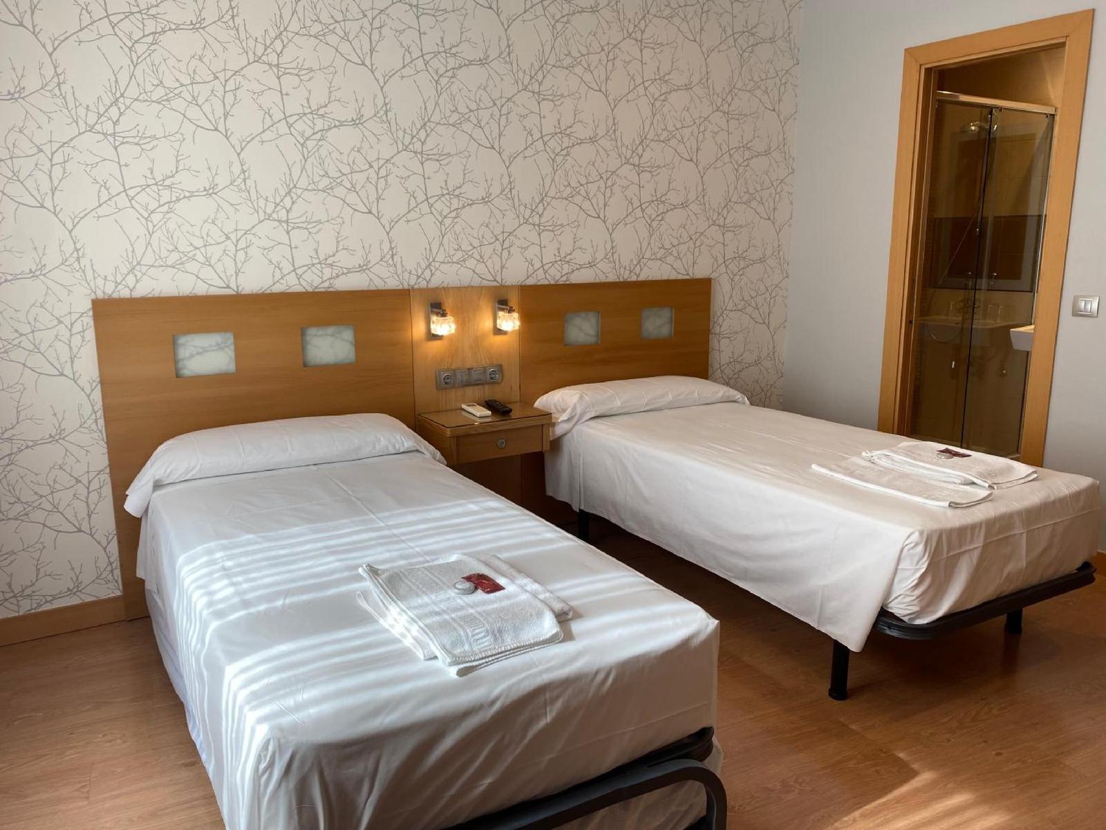 Hostal Abami Ii