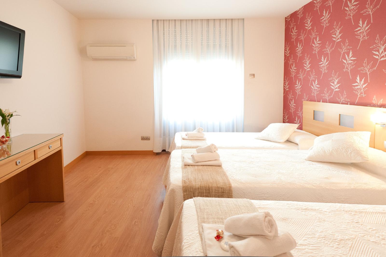 Hostal Abami Ii