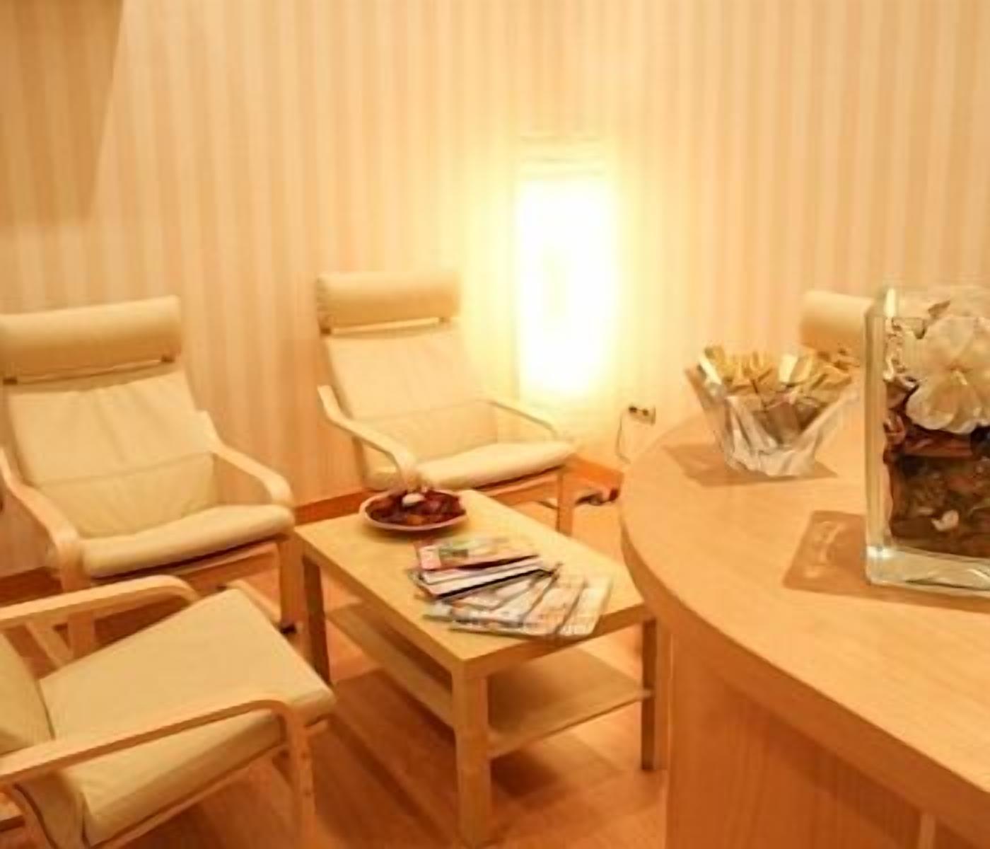 Hostal Abami Ii