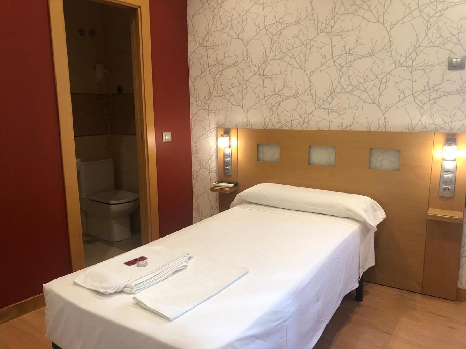 Hostal Abami Ii