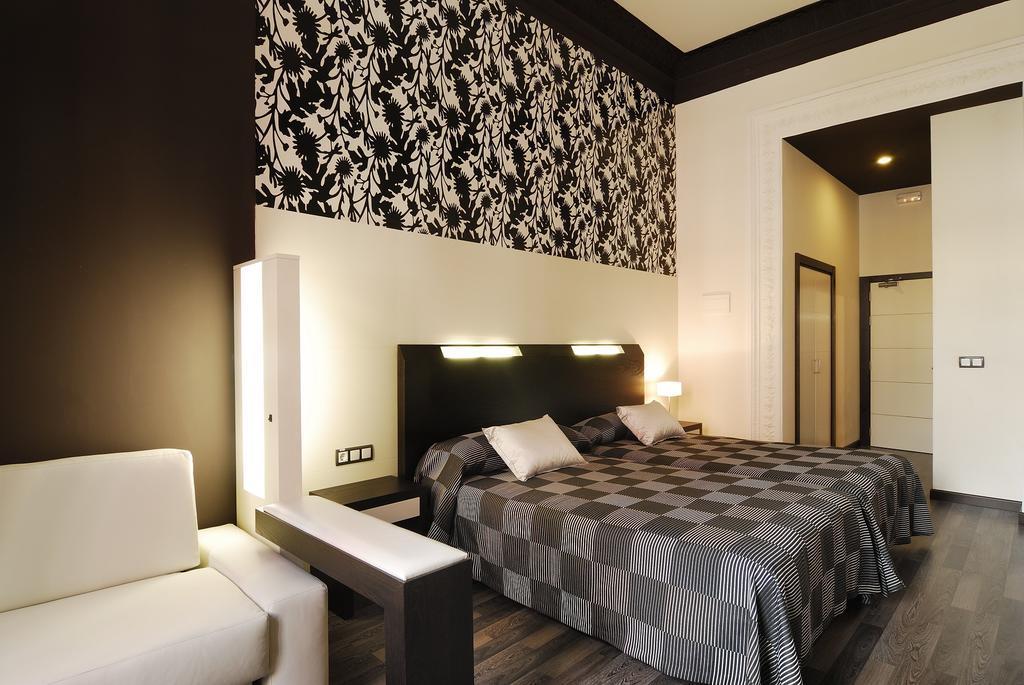 Alhambra Suites