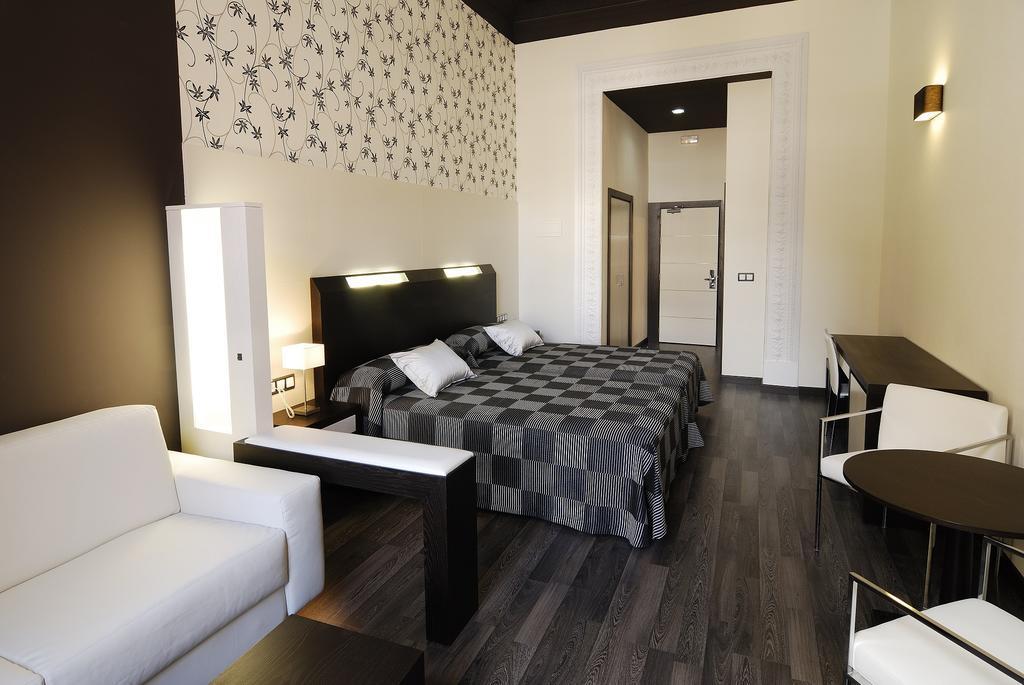 Alhambra Suites