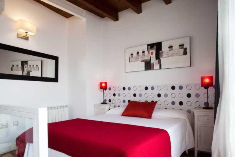 Castellar Apartments