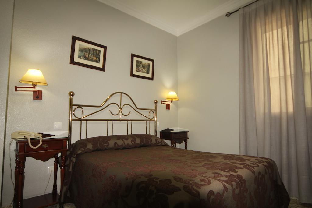 Hostal Roma