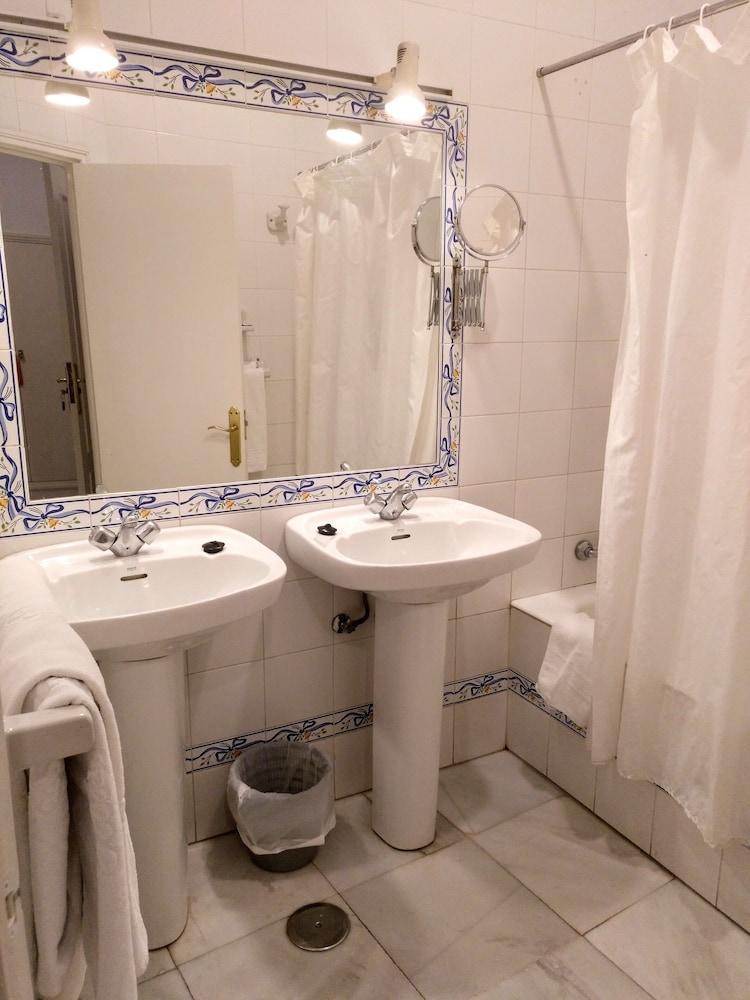 Hotel Simón