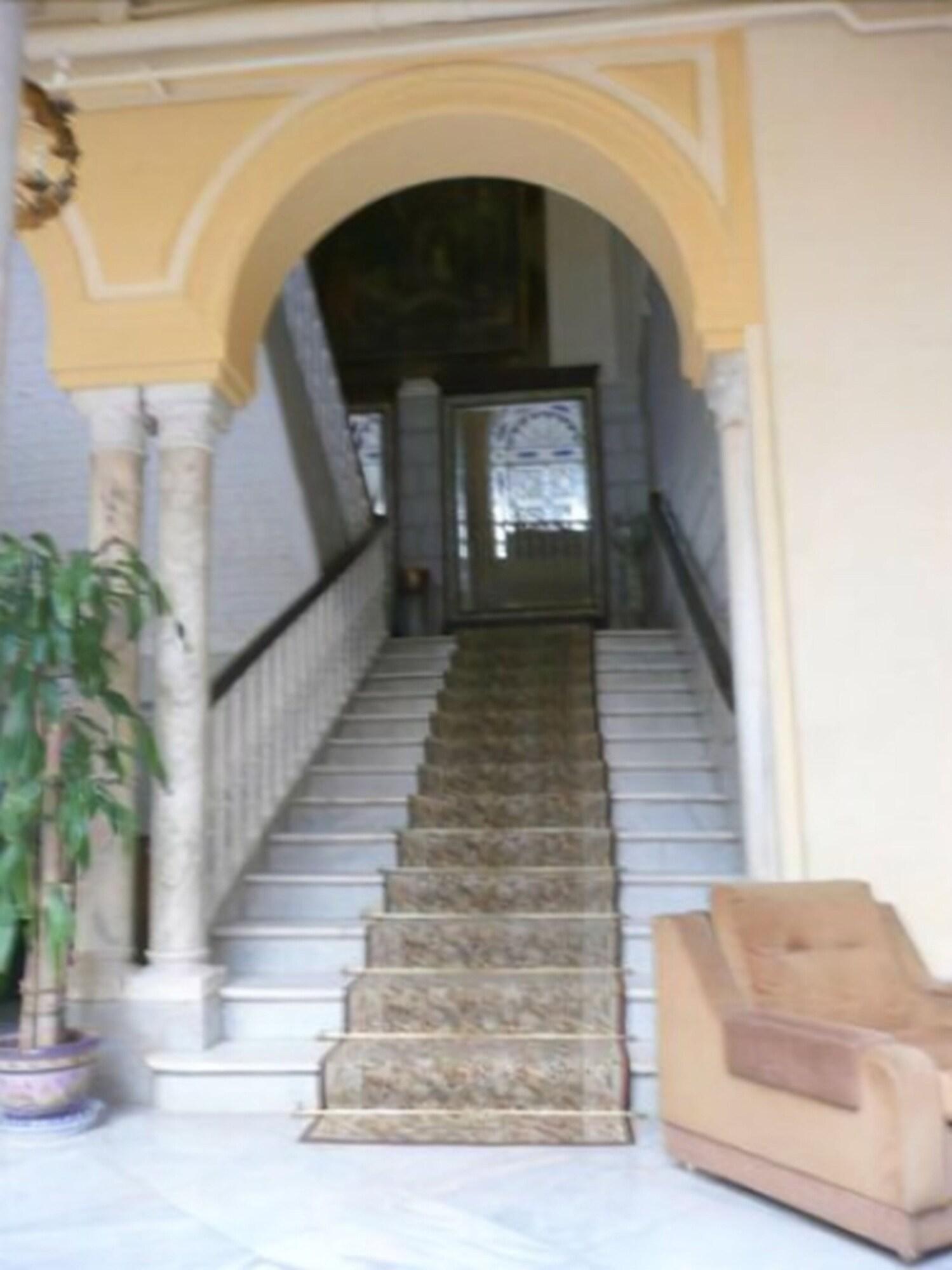 Hotel Simón