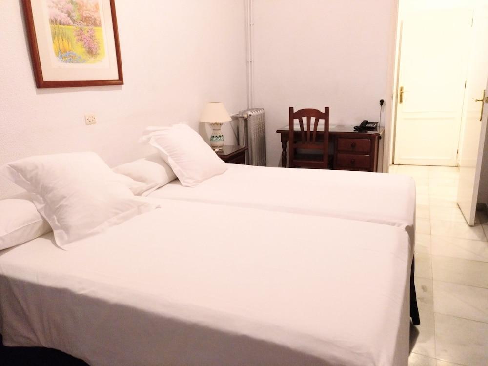 Hotel Simón