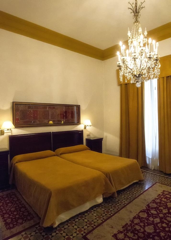 Hotel Simón
