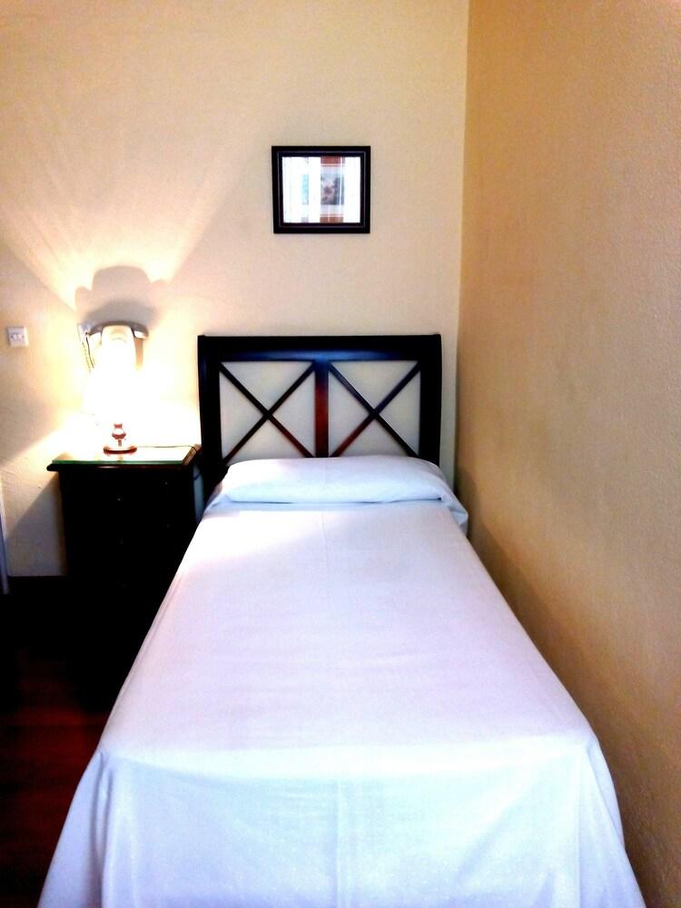 Hotel Simón