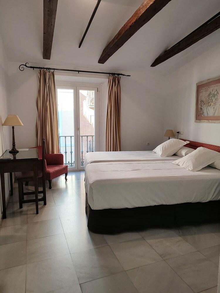 Hotel Simón