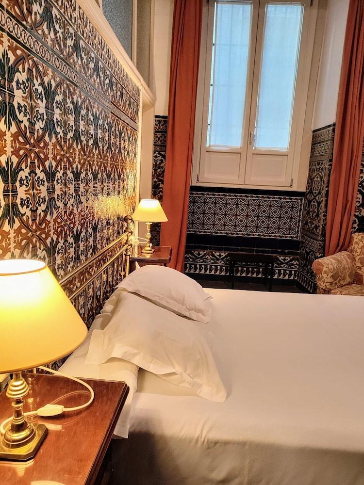 Hotel Simón