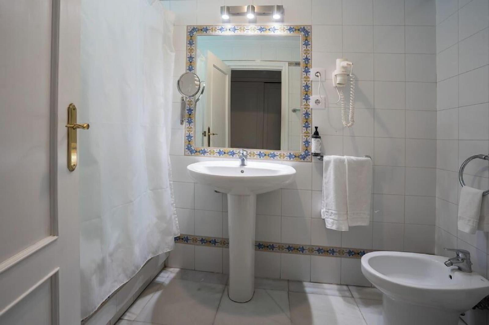 Hotel Simón