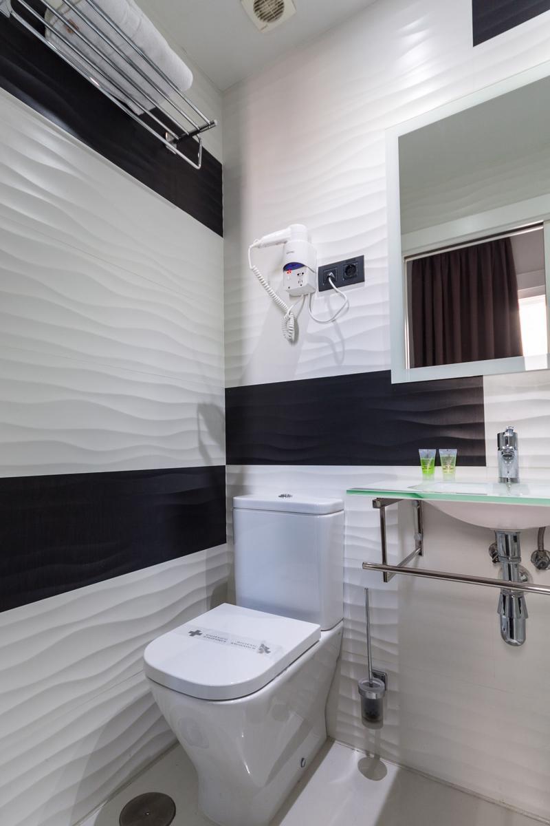 Hostal Gran Via 44