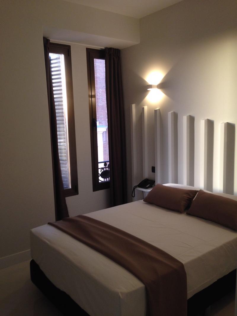 Hostal Gran Via 44