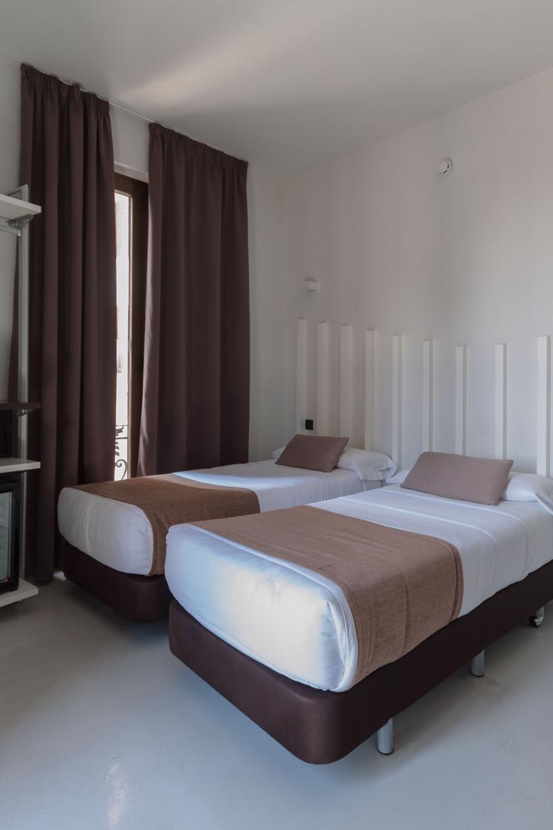 Hostal Gran Via 44