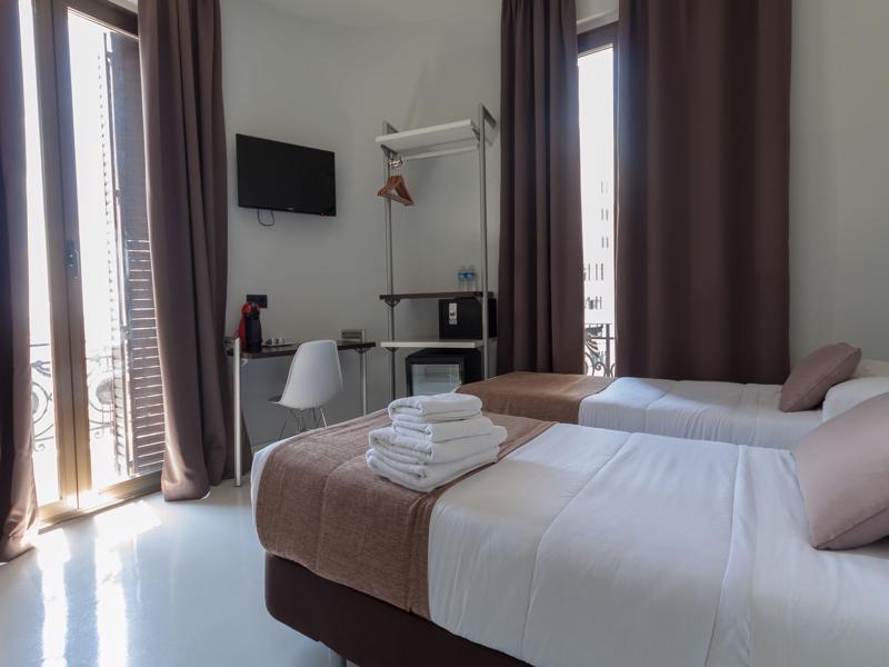 Hostal Gran Via 44