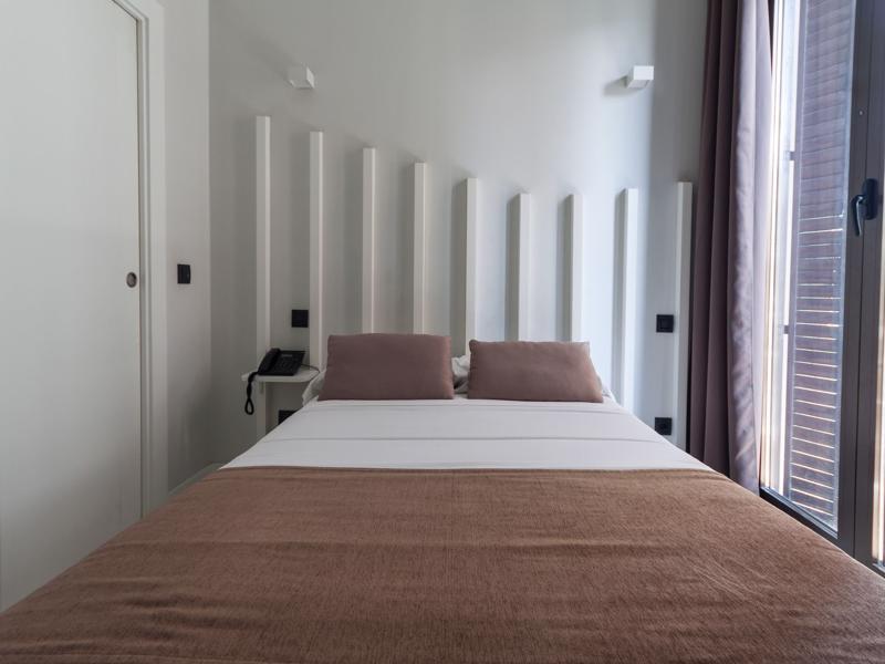 Hostal Gran Via 44