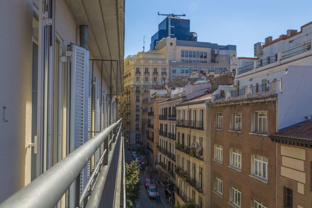 TGH Gran Vía Apartments