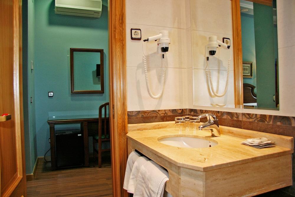 Hostal Victoria Ii