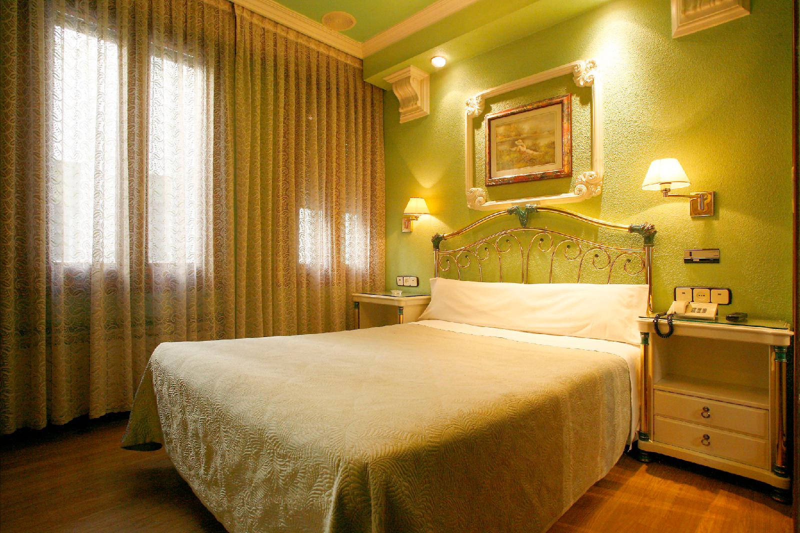 Hostal Victoria Iii