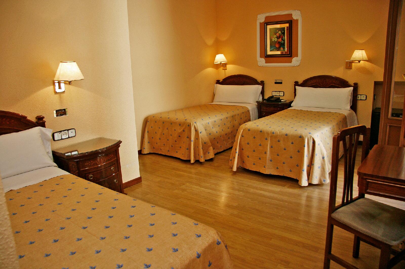 Hostal Victoria Iii