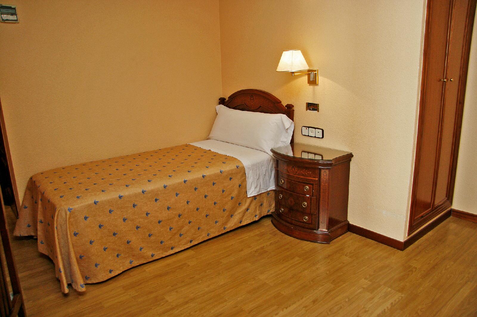 Hostal Victoria Iii