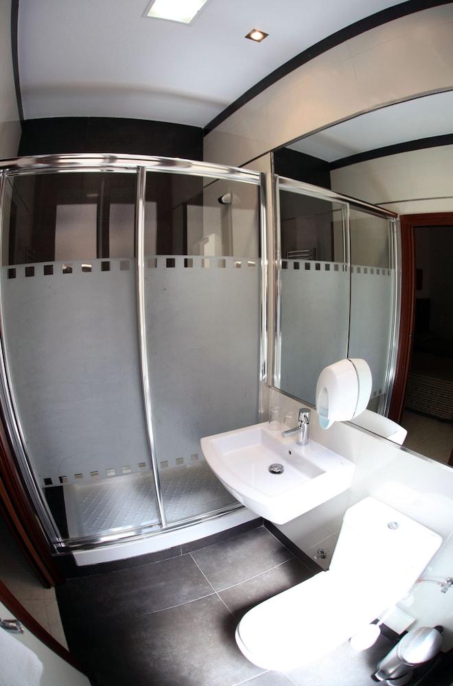 Hostal Atocha Almudena Martin