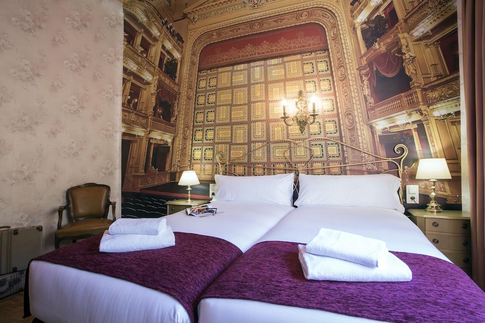 Casual Del Teatro Madrid