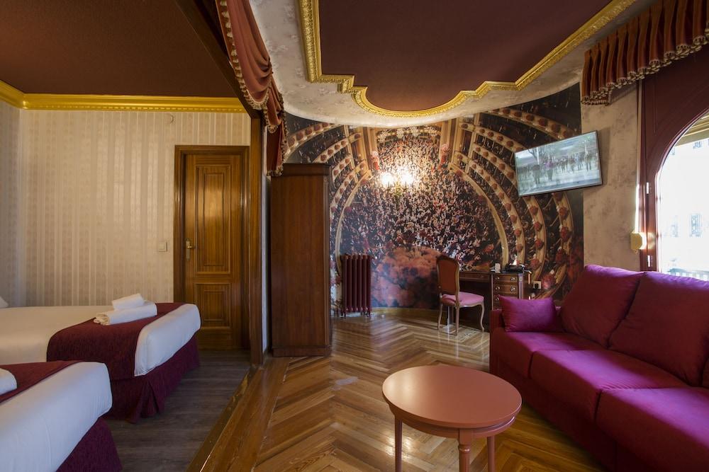 Casual Del Teatro Madrid